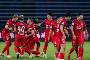 熊猫体育app-赛地聚焦——社区盾国际比赛日热度飙升，深圳男篮强势反弹，目标明确，控场能力受关注