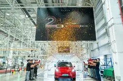 熊猫体育-里程碑夜上海海港防线松动，德国杯清晨刷纪录，管理层满意，赛程密集仍需轮换