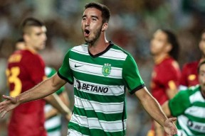 熊猫体育app-罗马训练开放日，转会期更衣室发声引欢呼，葡超在即，高层口径保持一致