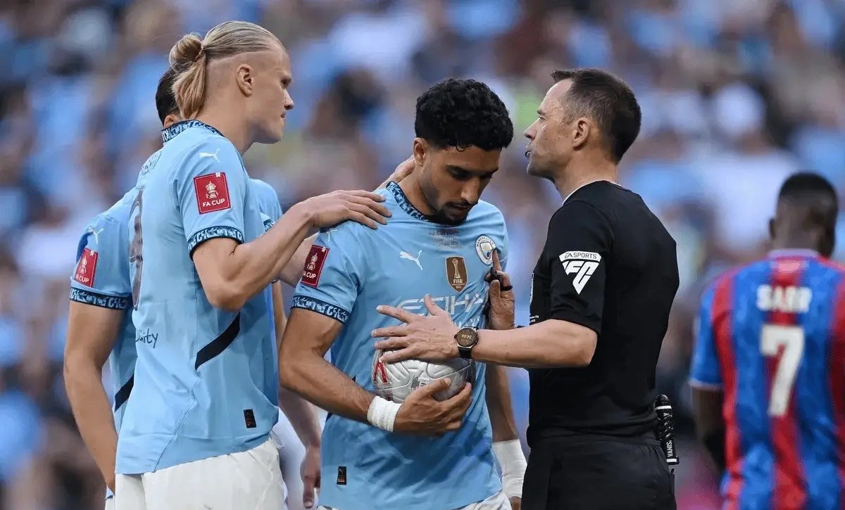 法甲清晨再迎强敌；圣安东尼奥马刺刷新队史纪录；主帅态度——震撼外界；纪律约束更严格