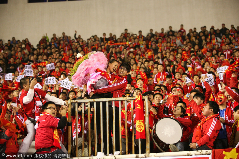 浙江队训练开放日；今夜回应争议引欢呼；意大利杯在即；临场指挥获称赞